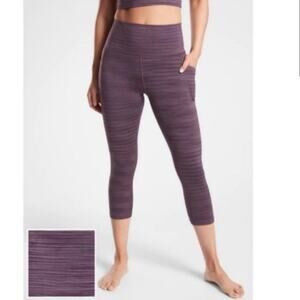Athleta‎ Salutation Stash Pocket II Capri Legging